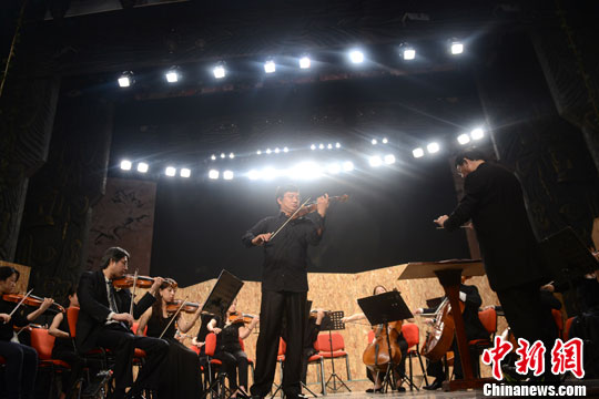 皇家爱乐公益音乐会在成都金沙遗址奏响