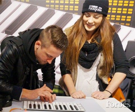 在线音乐学院：用轻乐器颠覆传统音乐教育