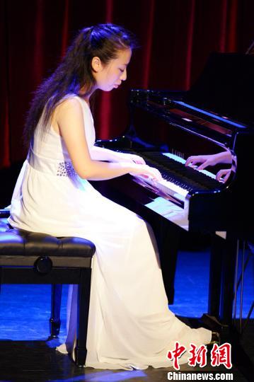 侨眷举办钢琴音乐会献给上海松江父老