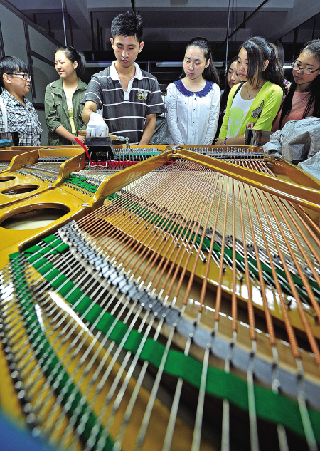 宁职院全国首设高职钢琴调律班