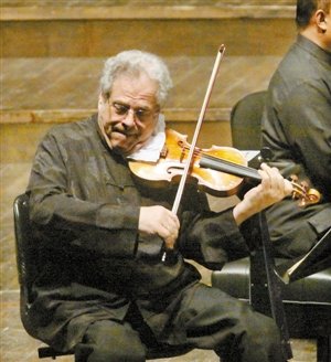 琴圣二度来深宝刀未老