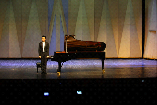 国际著名钢琴家李云迪奏响“蓉城”