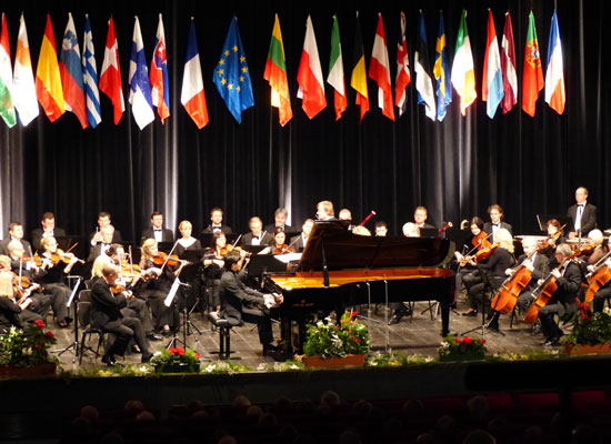 90后新星王超勇夺欧洲钢琴大奖赛特等奖