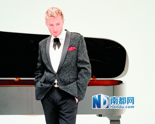 法国钢琴家蒂博戴将与广交合作演出