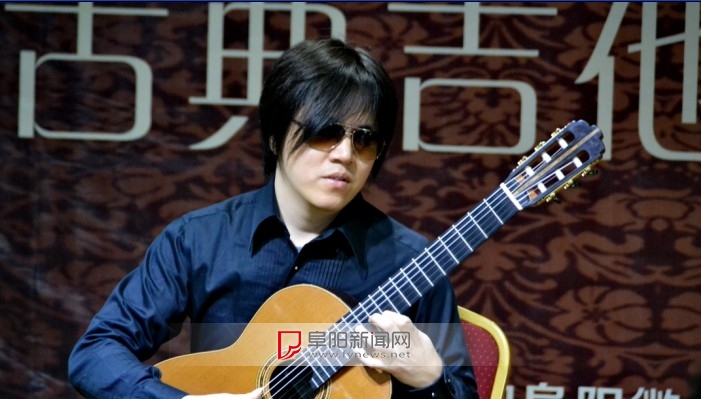 吉他悠扬杨杰演奏会传递音乐理念