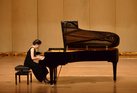 西班牙的钢琴家在北航精彩演绎