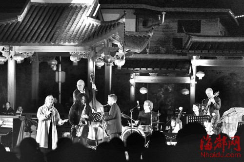 新民乐“混搭”爵士乐 光禄坊公园上演跨界音乐会