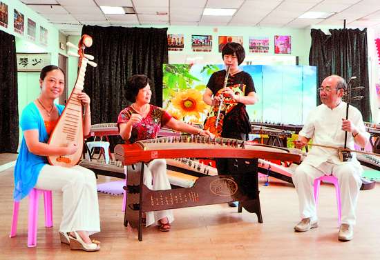 潮乐古筝演奏家黄冠英：曲妙在手 韵生于心