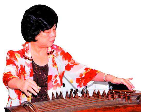 潮乐古筝演奏家黄冠英：曲妙在手 韵生于心