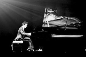 点击图片分享到上海滩微博