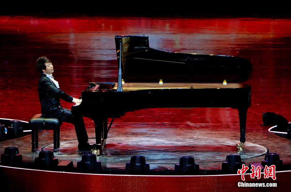 BTV马年春晚彩排 钢琴家郎朗现场演奏