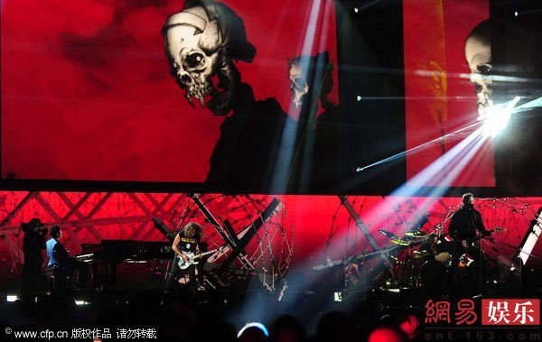 三位签约艺人登台第56界格莱美 握威贝斯大放异彩