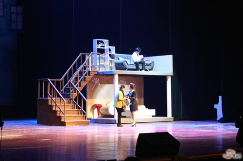 15日晚励志音乐剧《桌的琴》在萧山剧院上演