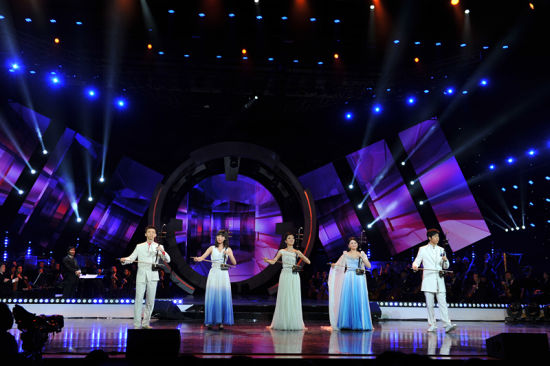 演奏&ldquo;马上有名曲&rdquo;