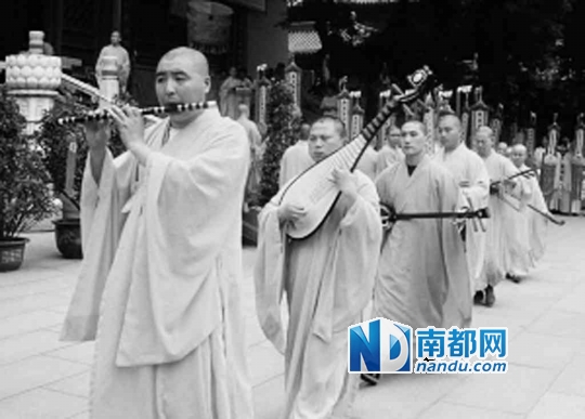 <p>&nbsp;&nbsp;&nbsp;&nbsp;音乐会上，观众将会听到《佛号唱诵》、《普庵咒》、《小华严》、《锁南枝》等经典佛乐曲目。</p>