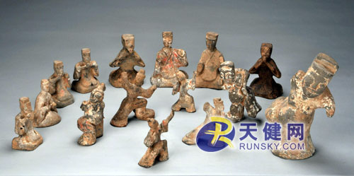 公元595年的会彩作部伎女乐俑。