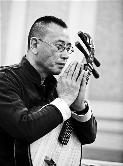 琴痴冯满天 磨尽积尘始见金