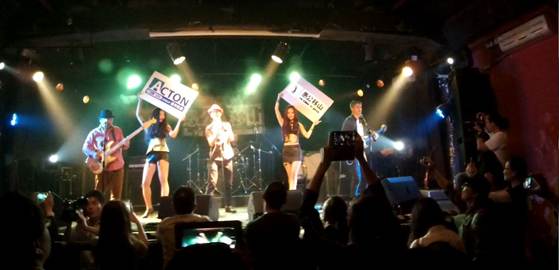 雅登乐器助力中国第一支摇滚乐队“不倒翁”重组首演