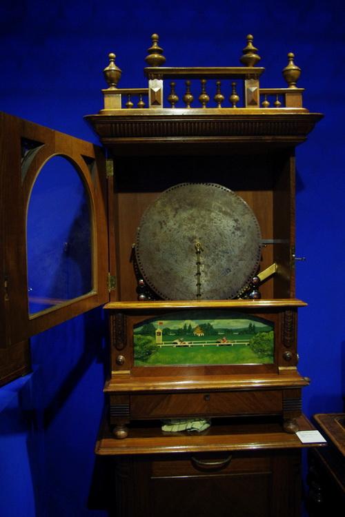 保利2014春拍上的西方音乐器械