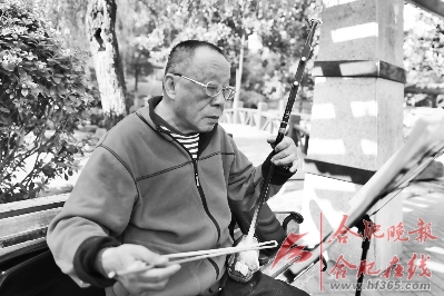 老有所乐 74岁李大爷的二胡人生