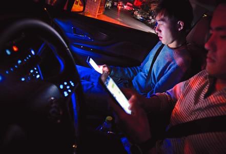 驾驶与偶遇是兴趣，吉他演奏是专业 人生不需要解释