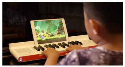 聚焦家庭智能互动娱乐 众玩发布音乐启蒙智能乐器“乐学琴”