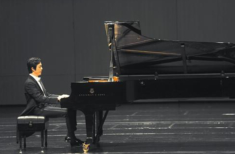 演出事故后，李云迪再度登台练琴至深夜