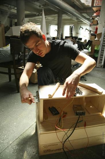 怎样做到不触碰乐器也能弹琴