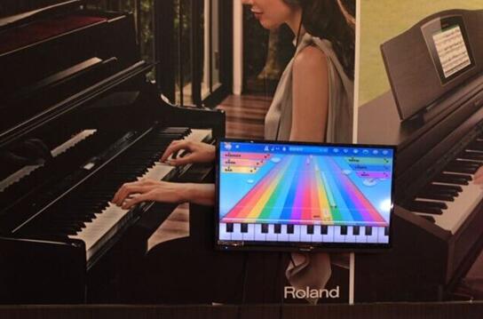 罗兰数字音乐教育 品味数码钢琴之风采