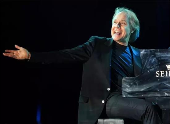 钢琴王子驾临梅赛德斯-奔驰文化中心