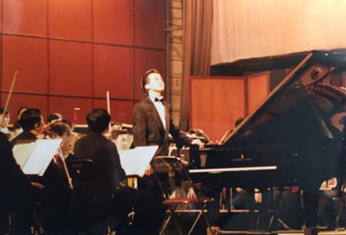 著名钢琴家唐哲公开课在京举行