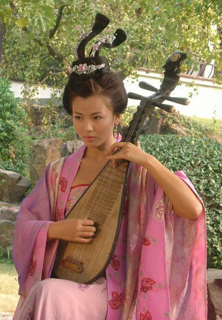 影视剧中的琵琶美女，杨幂、刘涛、刘亦菲，谁更有古典气质？