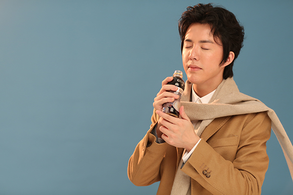 钢琴配咖啡演绎高贵优雅 李云迪代言乔雅咖啡