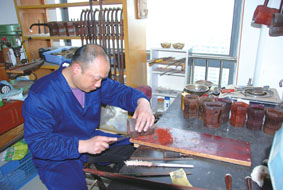 周健------苏州二胡制作技艺非遗传承人