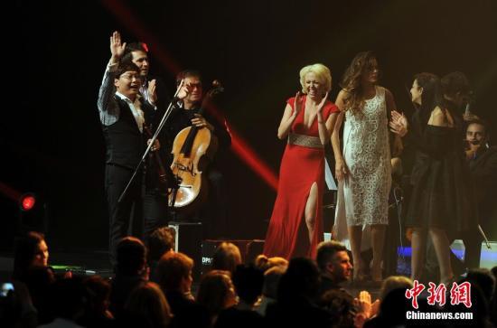 张少博“疯狂小提琴”奏响洛杉矶诺基亚剧院