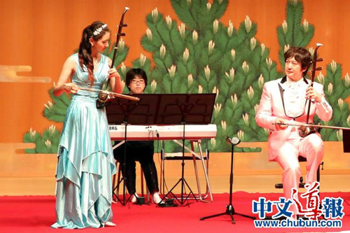 旅日二胡演奏家张滨父女演奏会在名古屋拉开帷幕