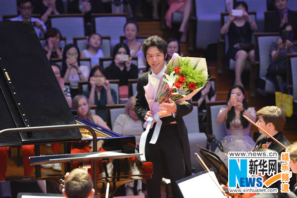 第七届漫步经典开幕 打造4D音乐丛林