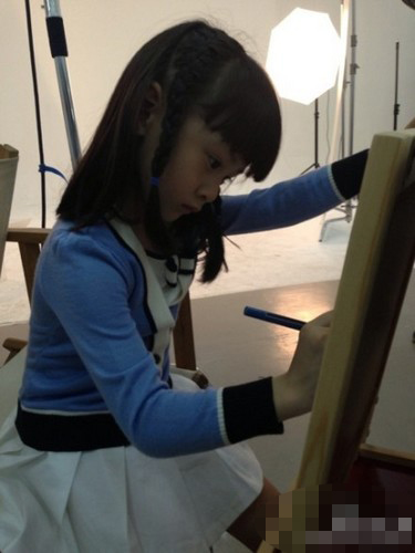 萌娃森碟技多不压身 古筝钢琴作画游泳文武双全