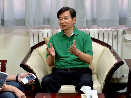 王次炤院长介绍音乐会