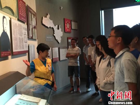 甘肃举办图片展、音乐会纪念抗战胜利70周年