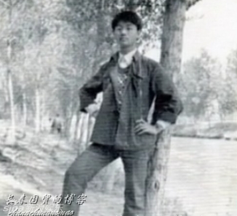 组图：弹吉他的少年！刘强东20年前旧照曝光