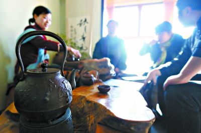 闻香、品茗、听琴等组成的古琴雅集活动成了许志波的主要生活内容。