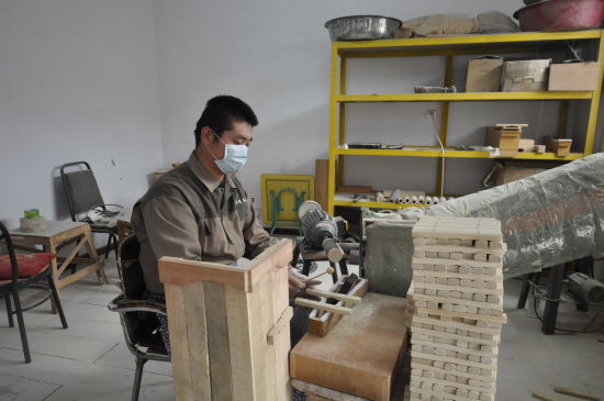 村里“绿色”乐器走出国门“闯”世界