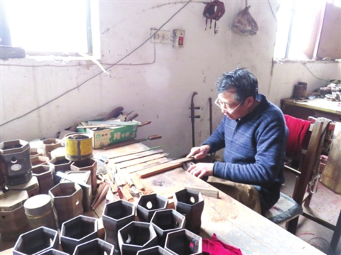 精雕细琢“磨”出灵性二胡