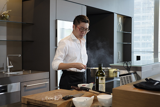 谁说艺术家不食烟火？钢琴家赵胤胤大秀厨艺