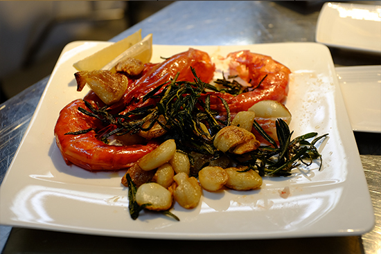 谁说艺术家不食烟火？钢琴家赵胤胤大秀厨艺