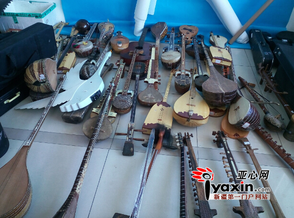 各种民族特色乐器。