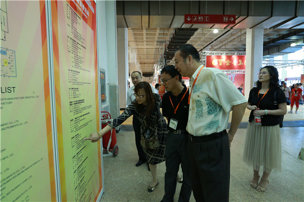 文化科技司孙若风一行莅临PALM 2016北京乐器展