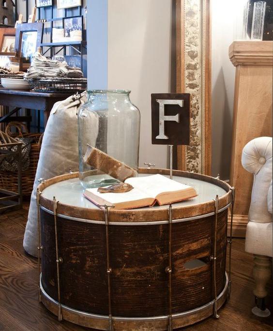 坏掉的乐器用来做家饰吧，整个屋子都是跳动的旋律！