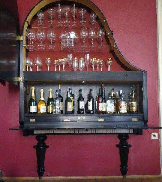 坏掉的乐器用来做家饰吧，整个屋子都是跳动的旋律！